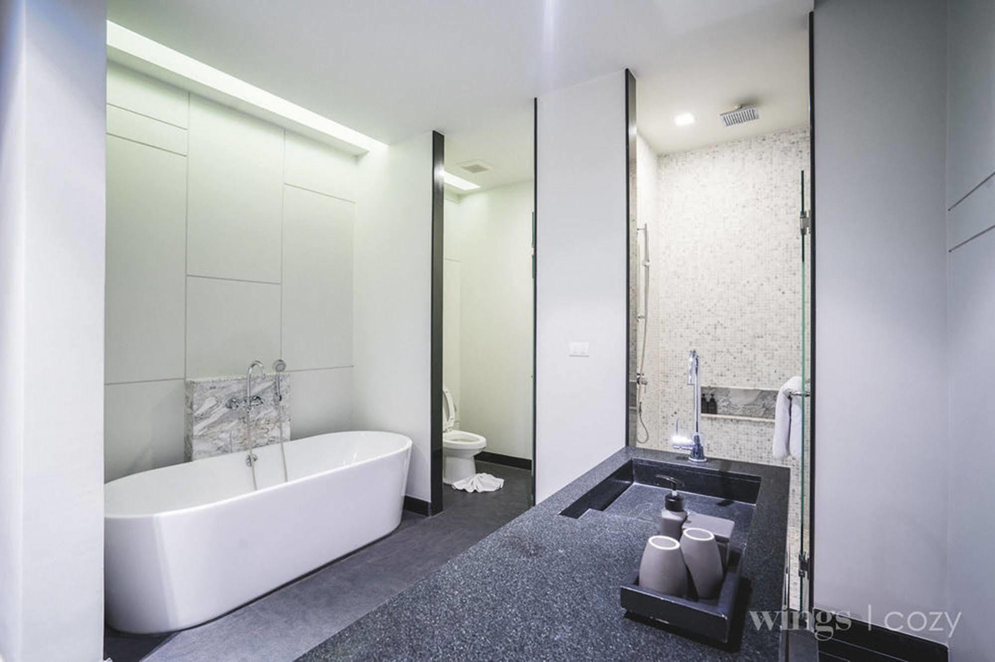 Wings Phuket Villa By Two Villas Holiday Bagian luar foto